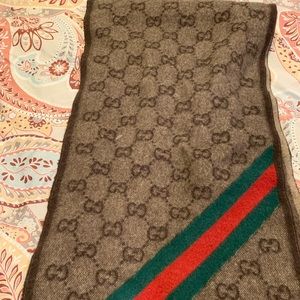 Gucci scarf